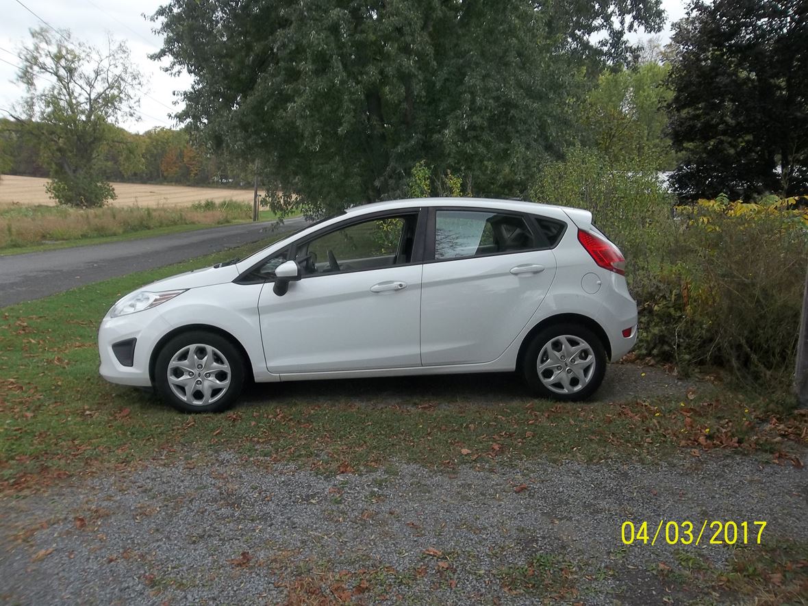 2013 Ford Fiesta S for sale by owner in Rushville