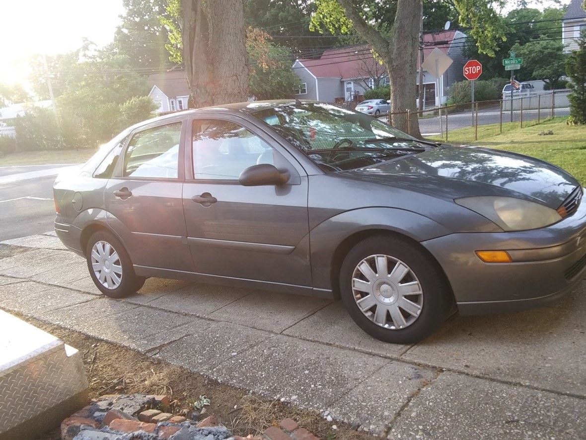 2004 Ford Focus for sale by owner in Deer Park