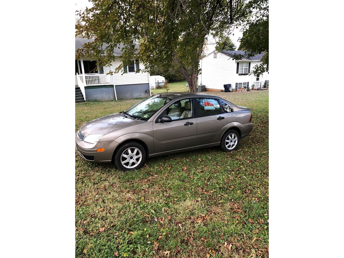 2005 Ford Focus for sale by owner in Roanoke