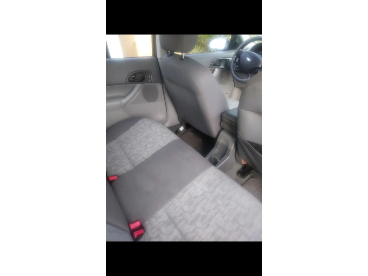 2005 Ford Focus for sale by owner in Hollywood