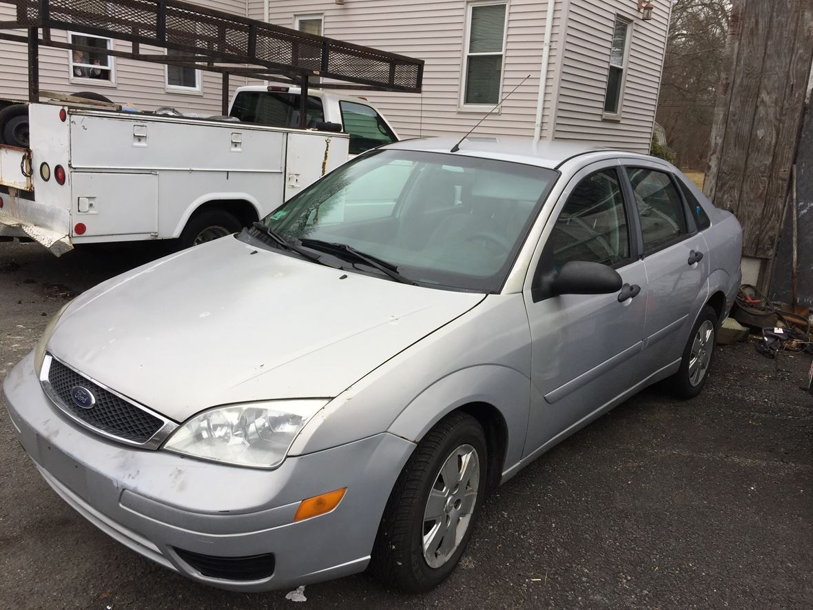 2007 Ford Focus for sale by owner in East Bridgewater