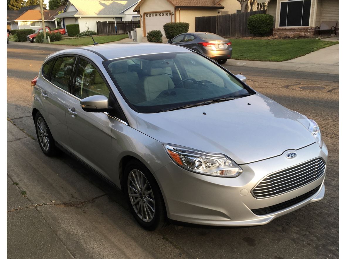 2015 Ford Focus for sale by owner in Yuba City