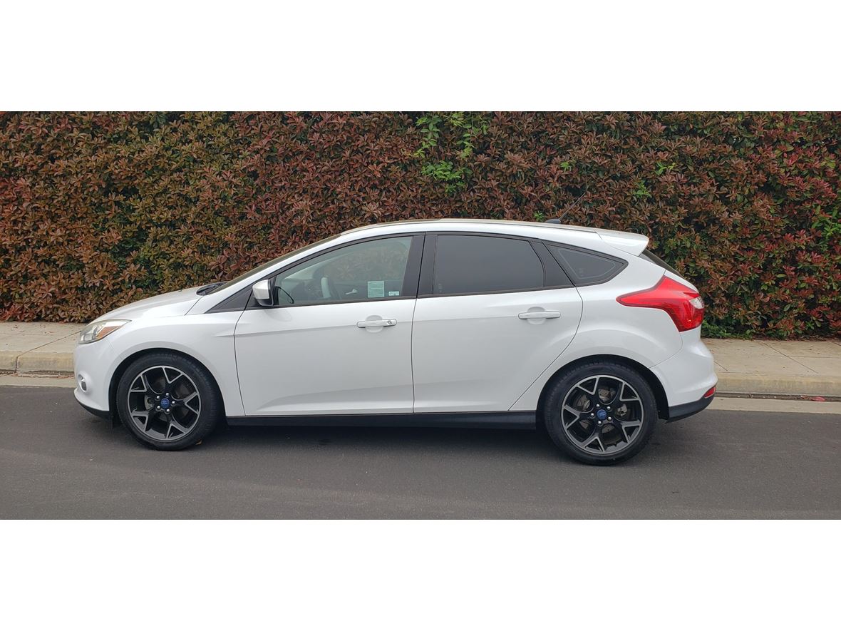 2012 Ford Focus Se hatchback for sale by owner in Clovis