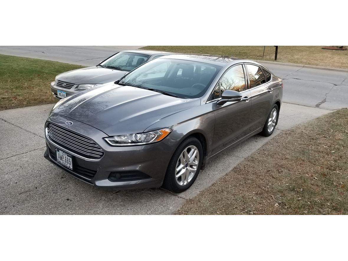 2013 Ford Fusion for sale by owner in Urbandale