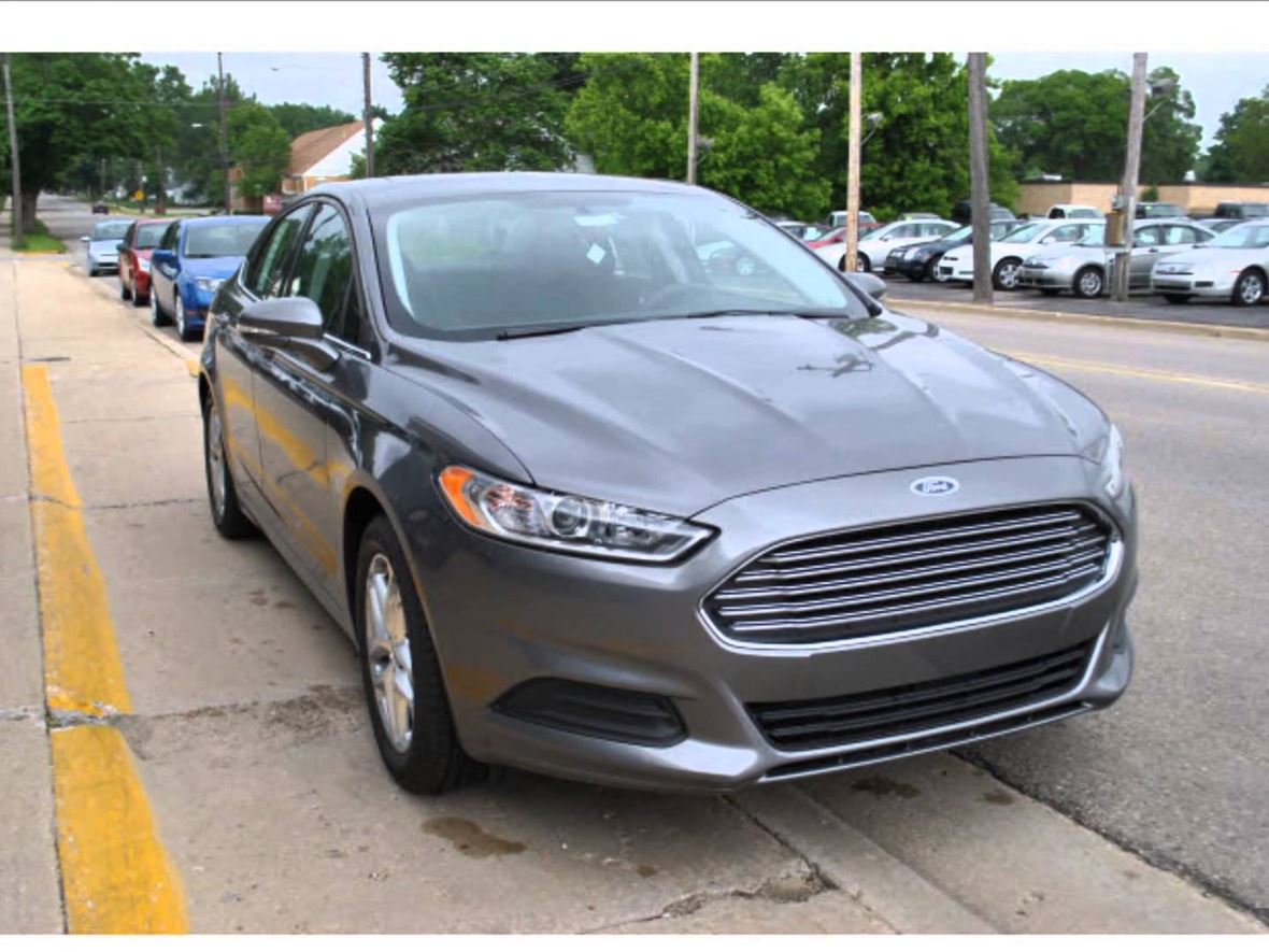 2013 Ford Fusion for sale by owner in Bristow