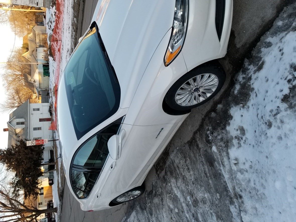 2015 Ford Fusion Hybrid for sale by owner in Fremont