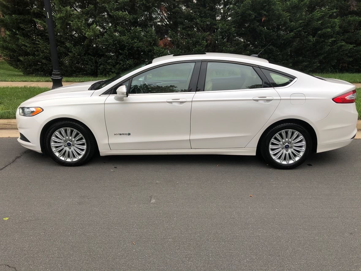2015 Ford Fusion Hybrid for sale by owner in Chantilly
