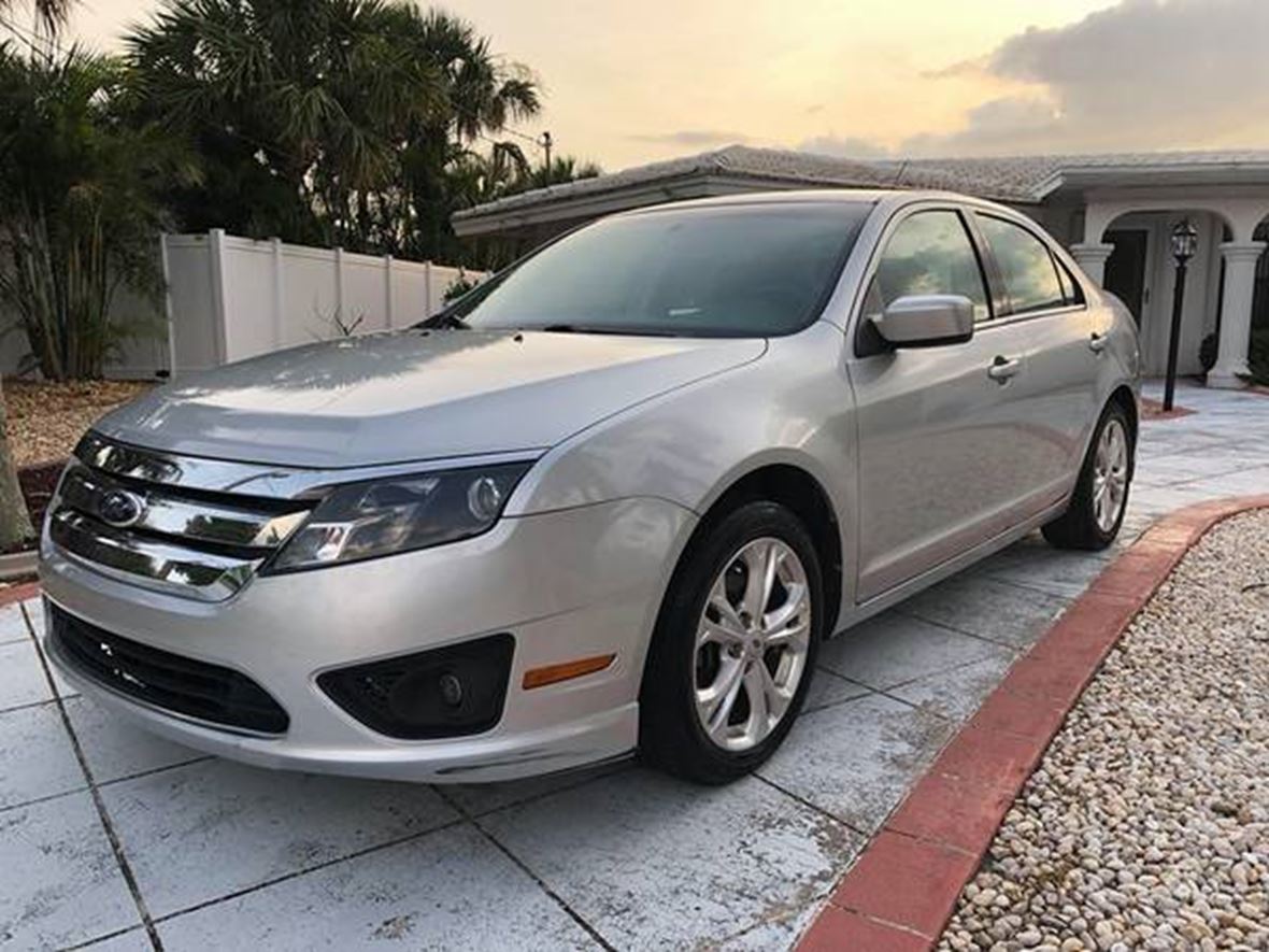 2012 Ford Fusion SE for sale by owner in Bradenton
