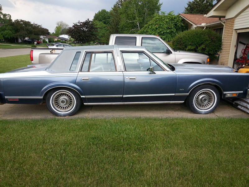 1984 Ford lincoln Classic Car Clinton Township, MI 48036