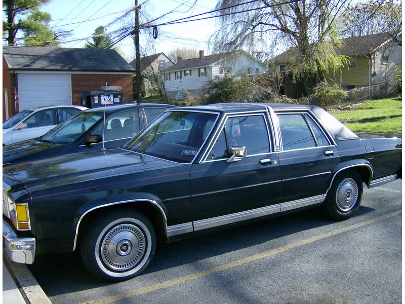 1986 Ford LTD Crown Victoria Classic Car Allentown, PA 18195