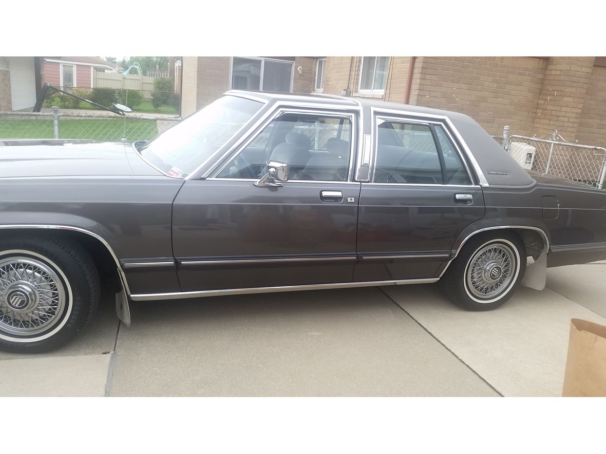 1989 Ford Mercury Marquis  for sale by owner in Warren