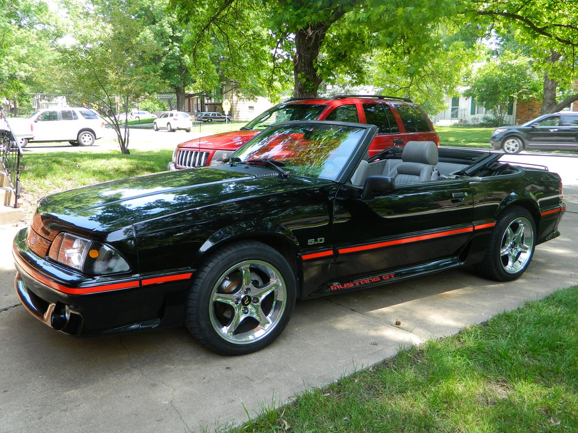 1989 Ford Mustang for sale by owner in Olathe