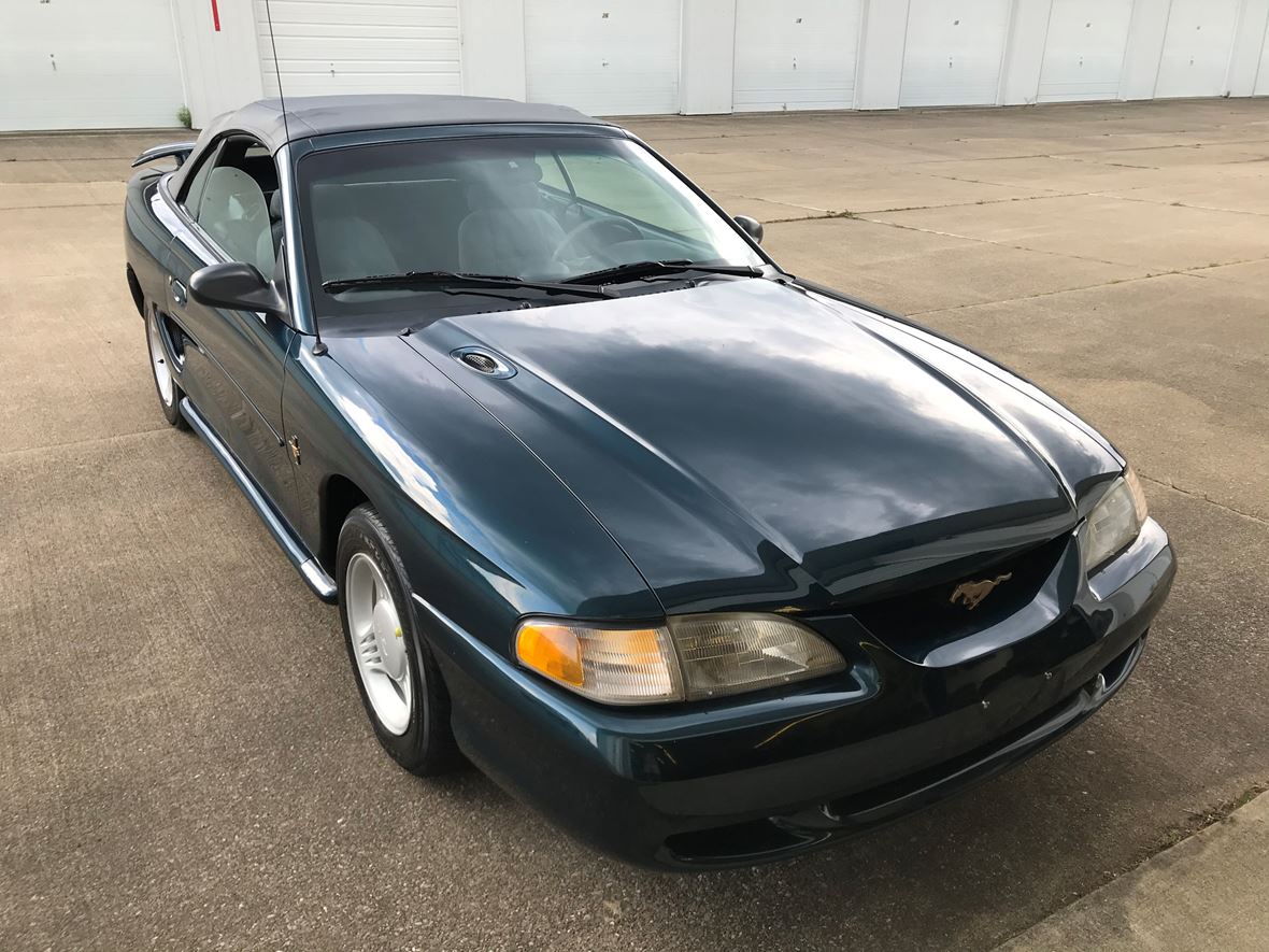 1994 Ford Mustang for sale by owner in Independence