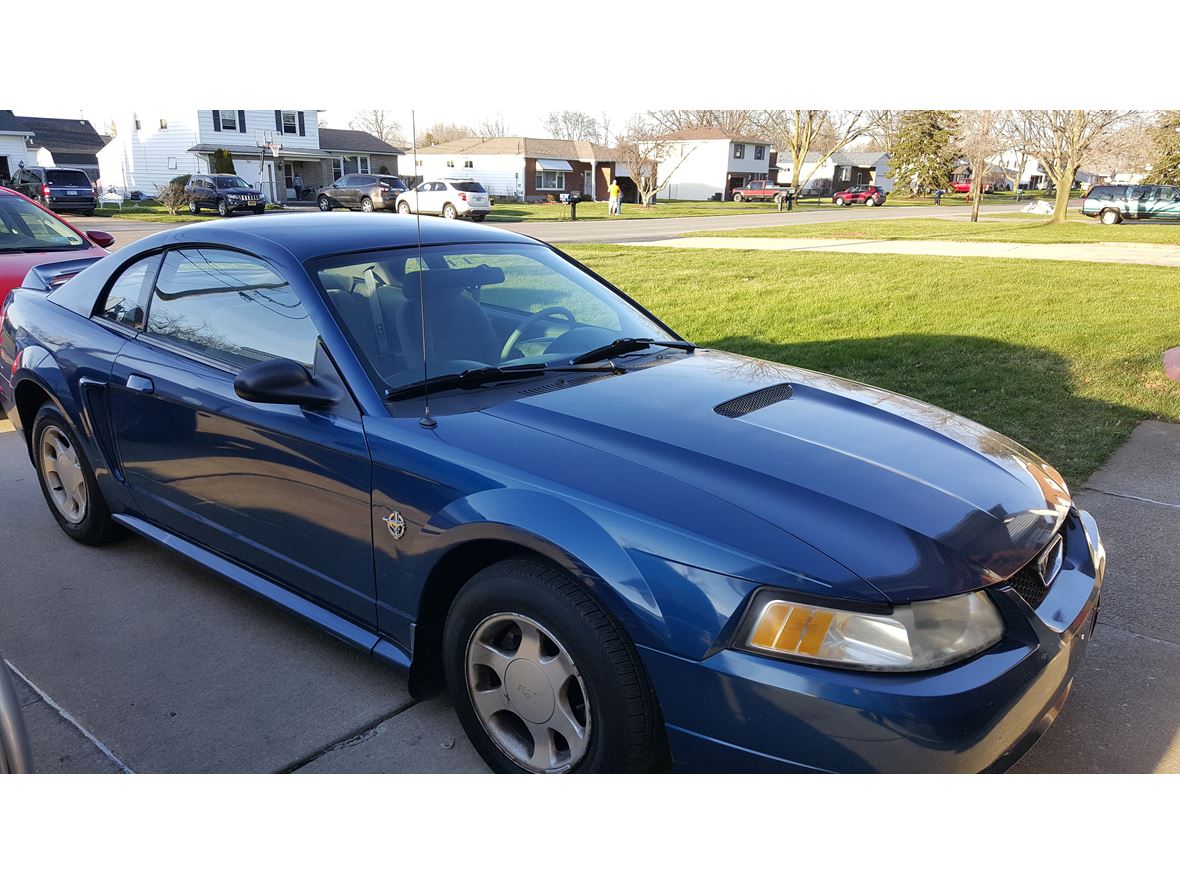 1999 Ford Mustang for sale by owner in Niagara Falls