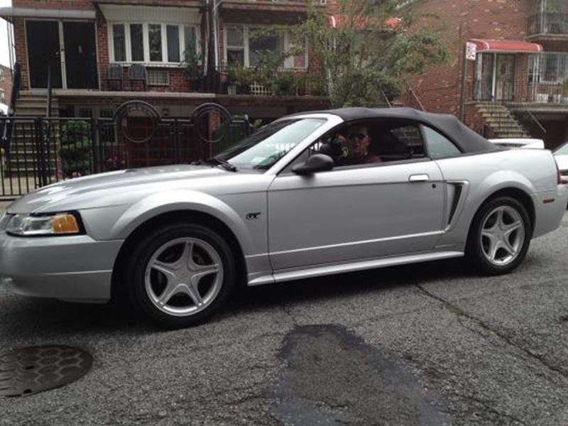 2000 Ford Mustang for sale by owner in Ozone Park