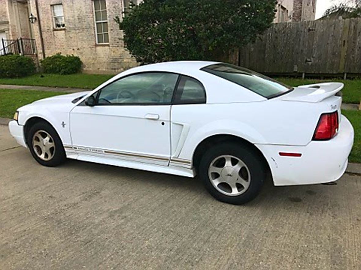 2000 Ford Mustang for sale by owner in Kenner