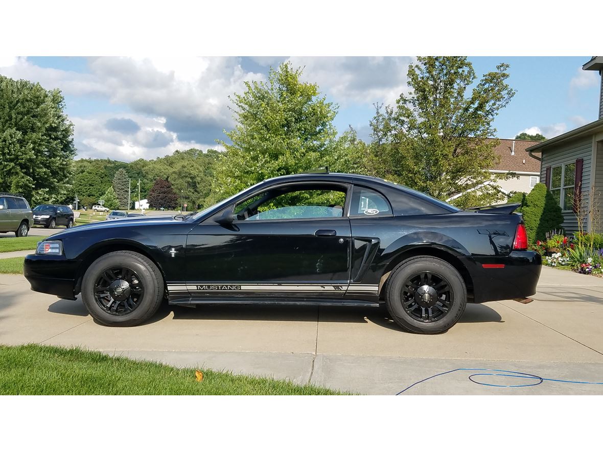 2000 Ford Mustang for sale by owner in Hudsonville