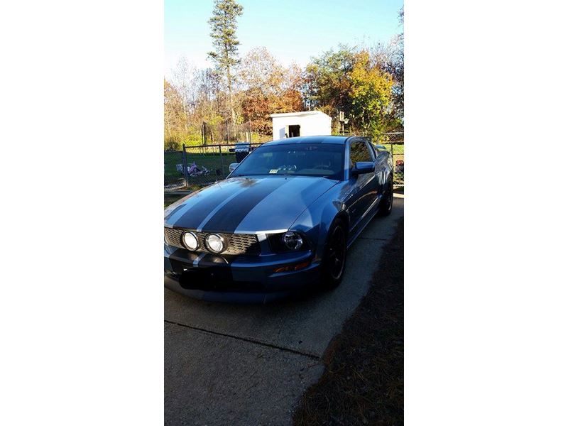 2005 Ford Mustang for sale by owner in Fredericksburg