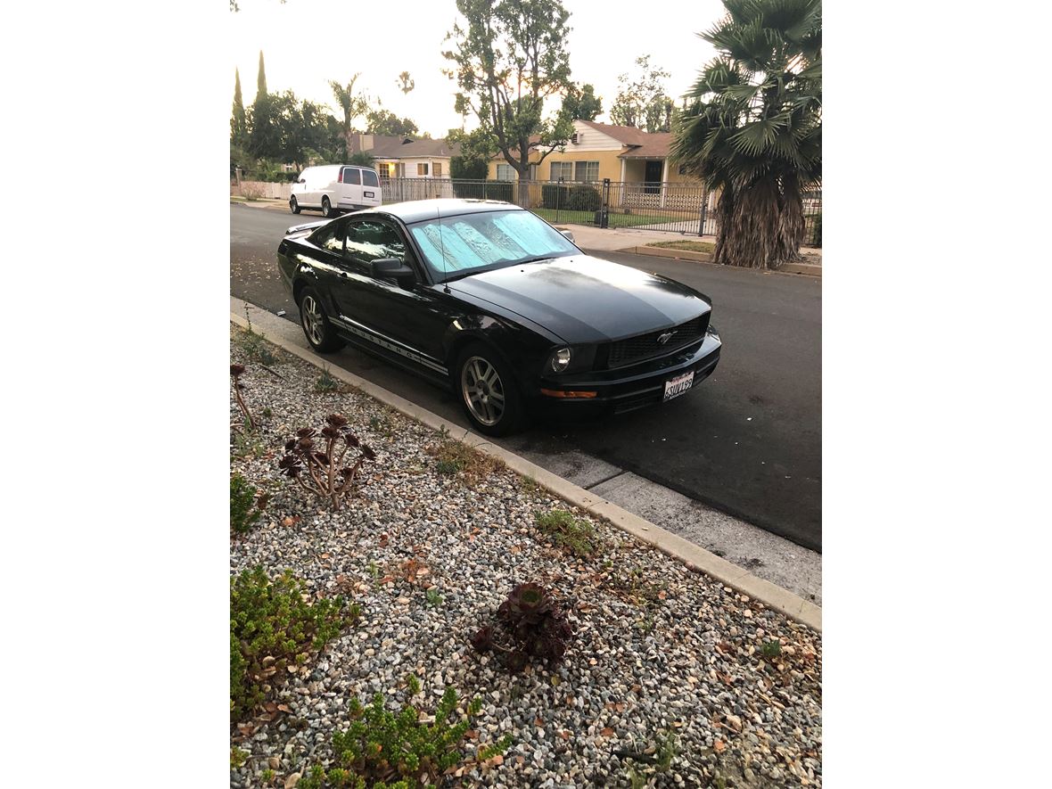 2005 Ford Mustang for sale by owner in Los Angeles