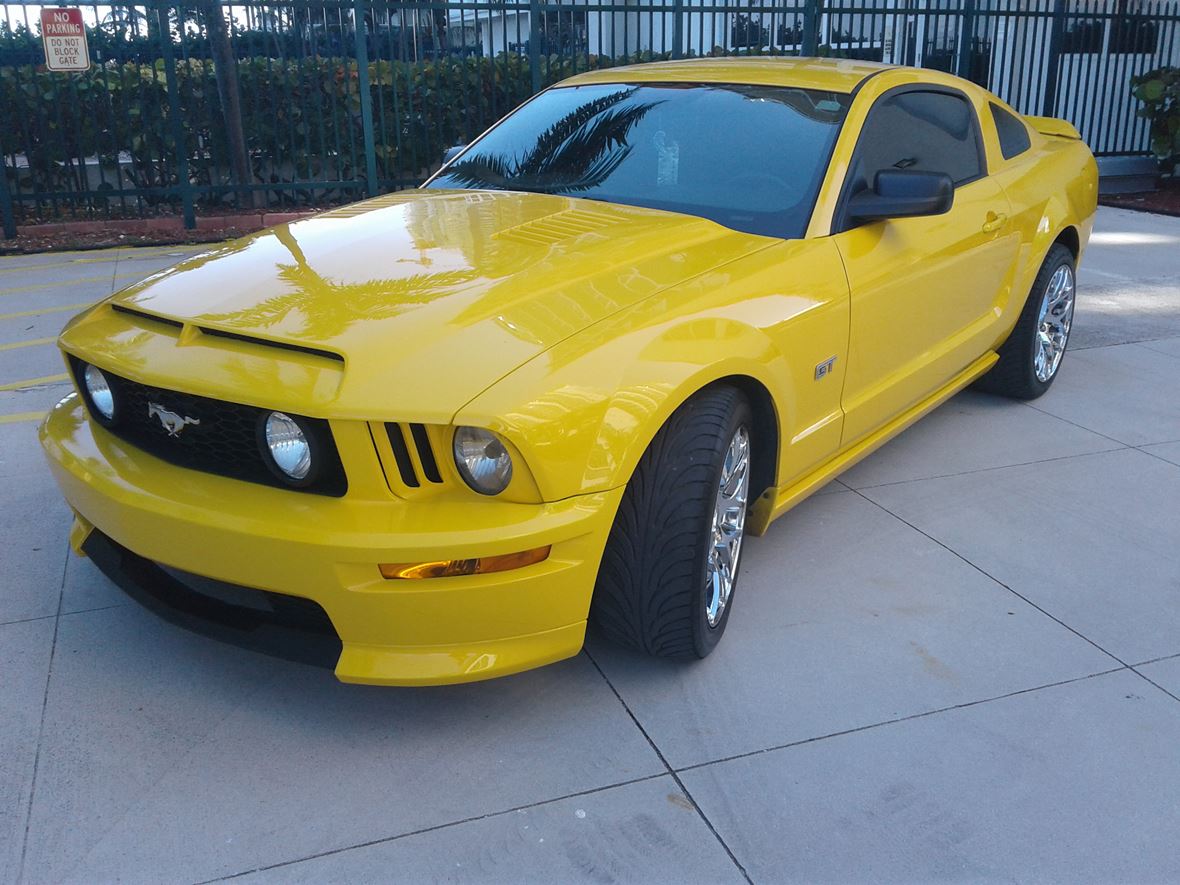 2006 Ford Mustang for sale by owner in Hollywood