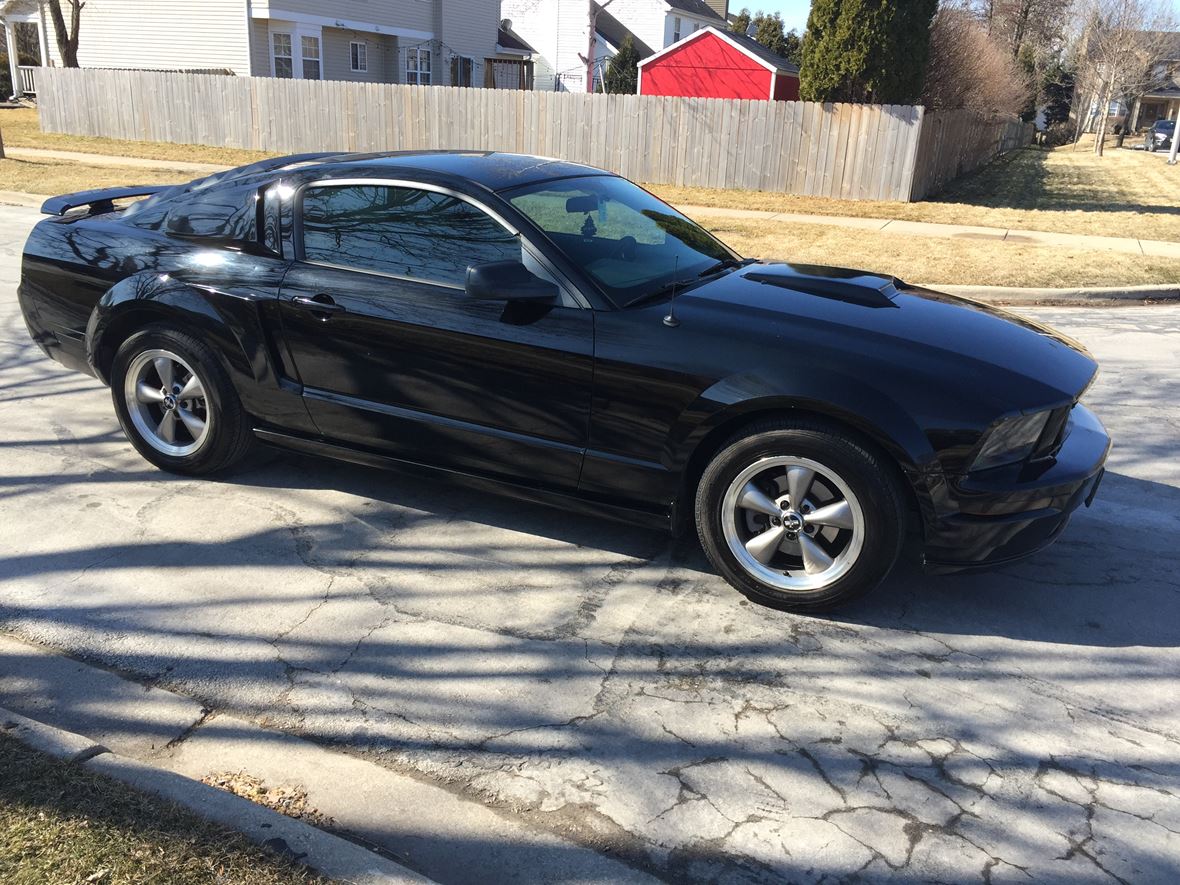 2006 Ford Mustang for sale by owner in Carol Stream