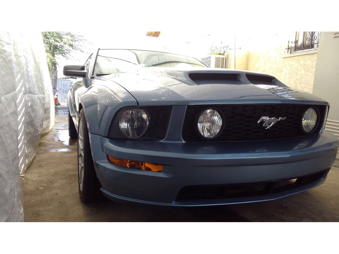 2006 Ford Mustang for sale by owner in Huntington Park