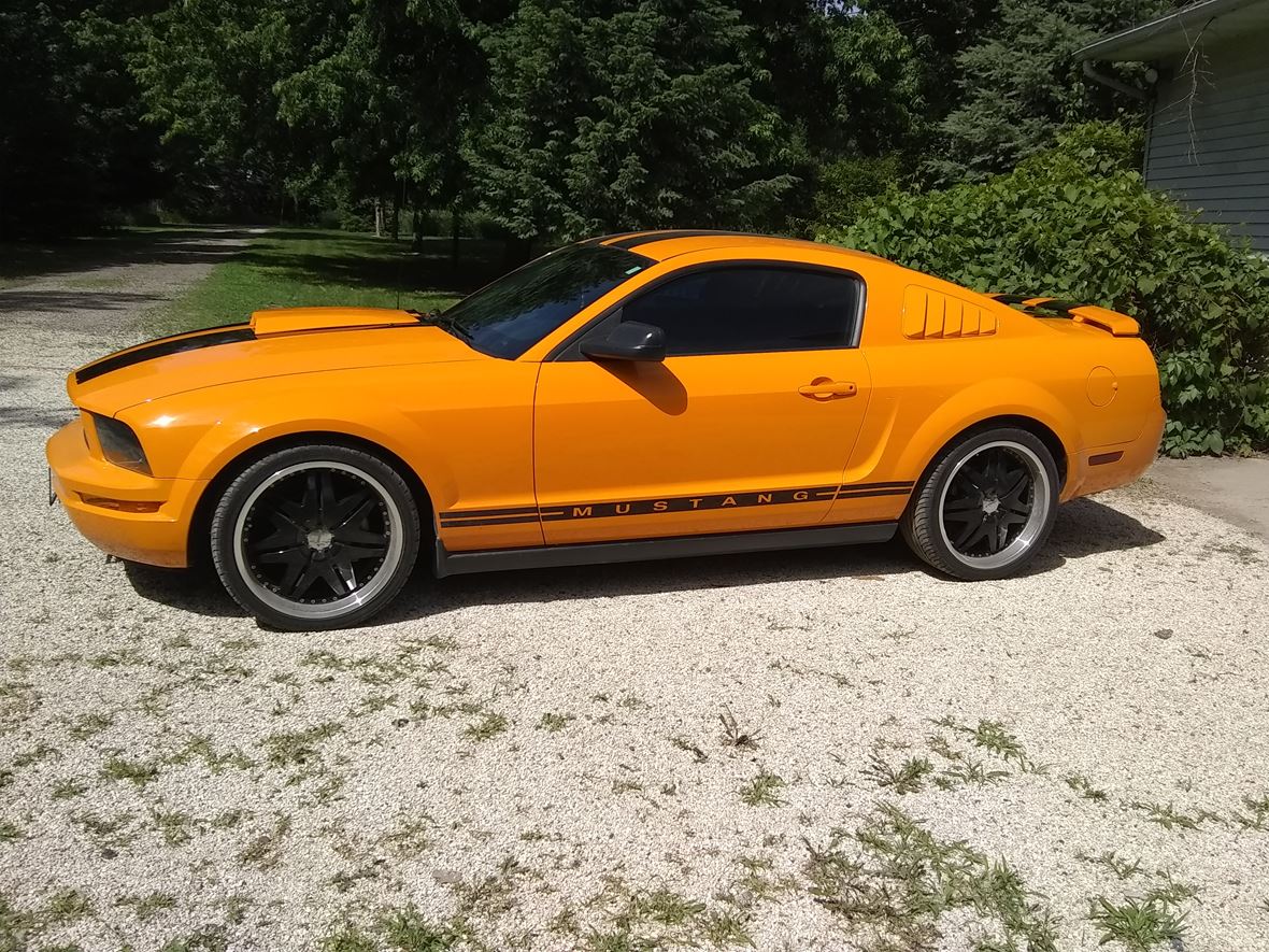 2007 Ford Mustang for sale by owner in Sioux Rapids