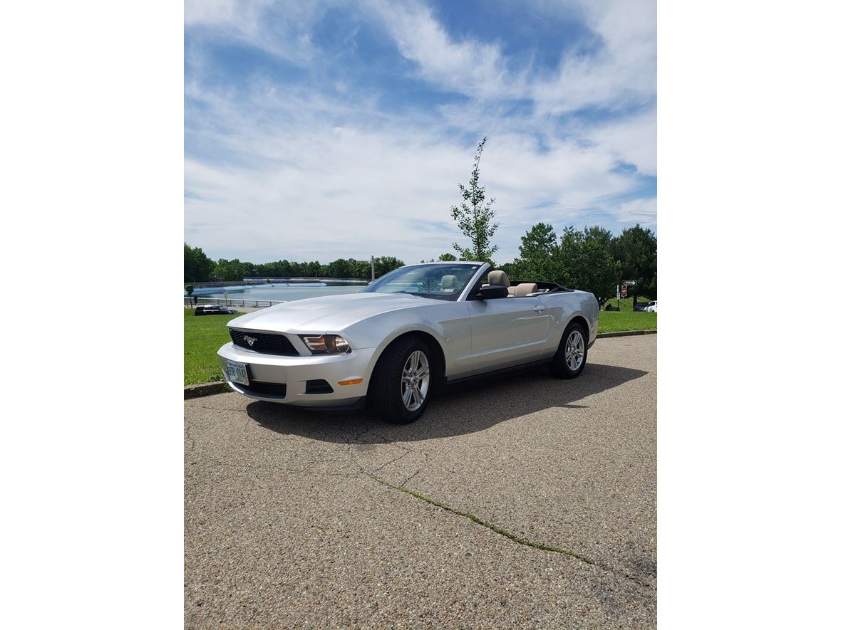 2010 Ford Mustang for sale by owner in Pittsburgh