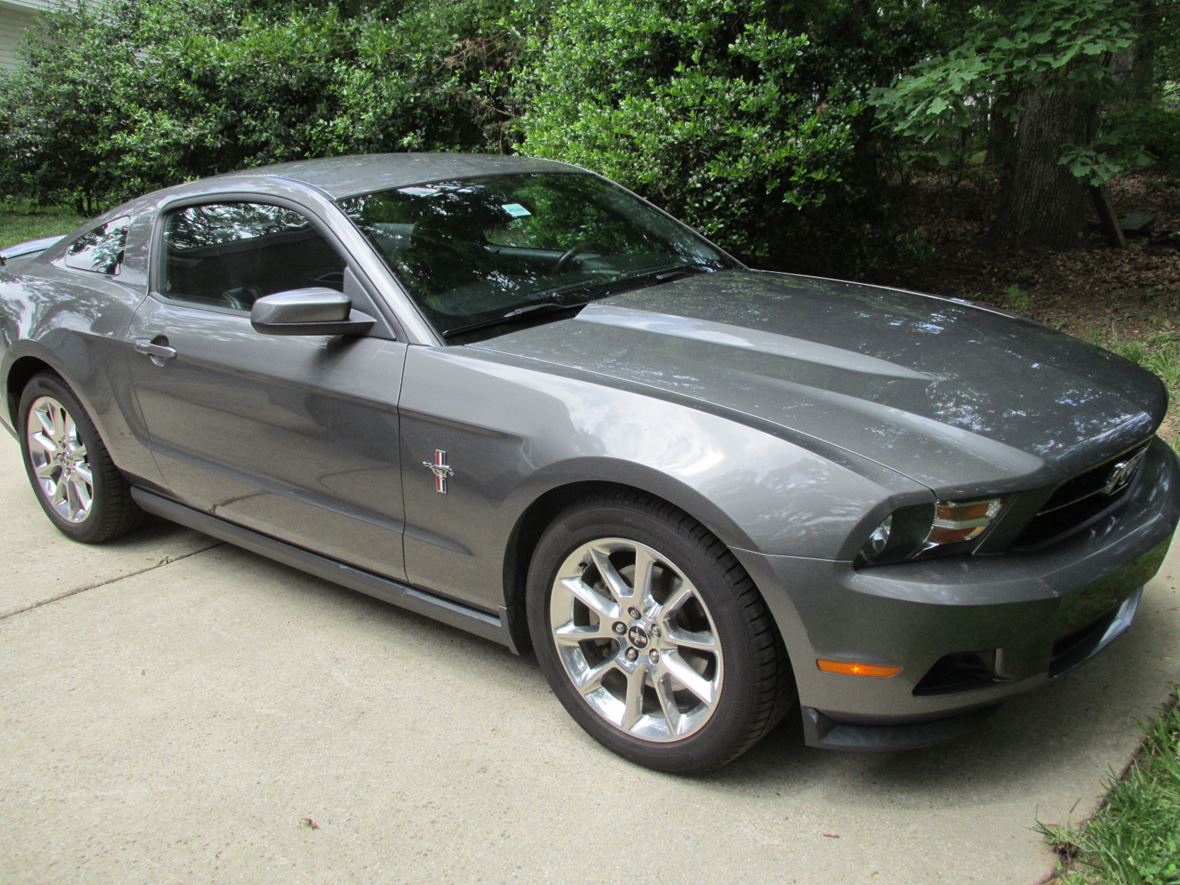 2011 Ford Mustang for sale by owner in Holly Springs