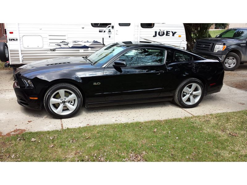 2014 Ford Mustang for sale by owner in Westland