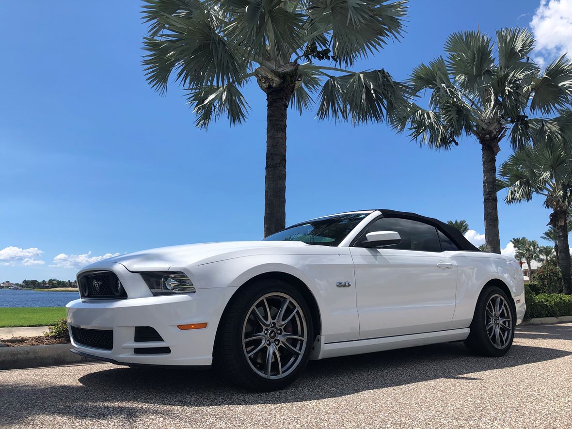 2014 Ford Mustang for sale by owner in Apollo Beach