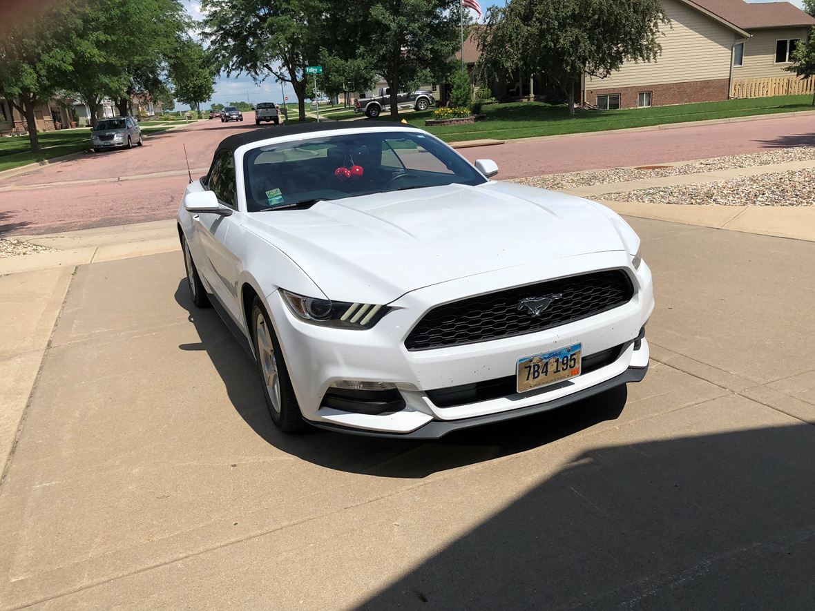 2015 Ford Mustang for sale by owner in Yankton