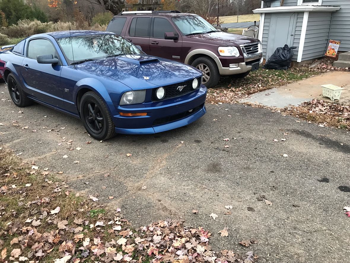 2006 Ford Mustang GT for sale by owner in Yadkinville