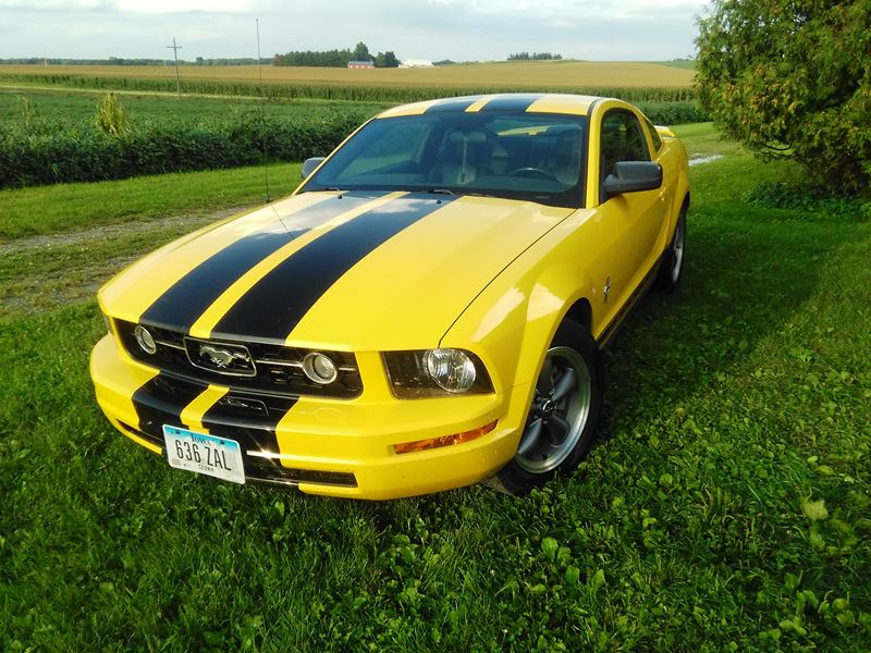2006 Ford Mustang premium coupe w/pony package for sale by owner in West Branch