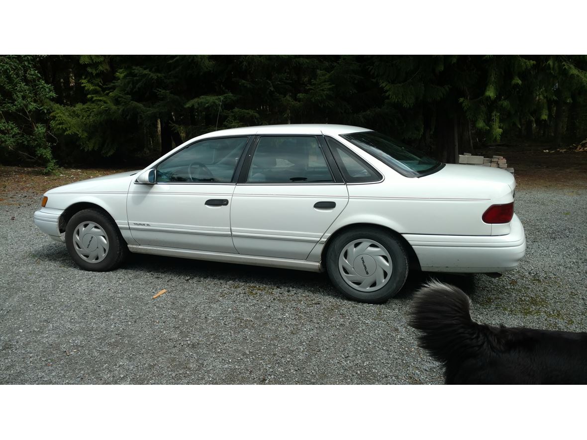 1993 Ford Taurus for sale by owner in Eatonville