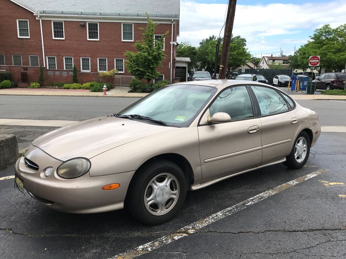 1998 Ford Taurus for sale by owner in Fair Lawn