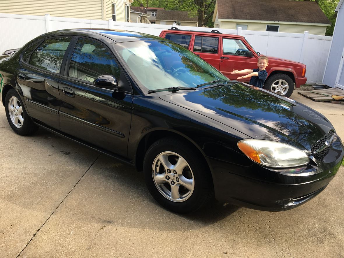 2002 Ford Taurus for sale by owner in Champaign