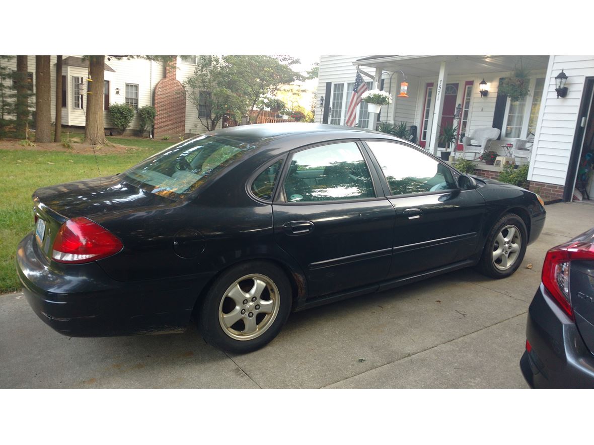 2004 Ford Taurus for sale by owner in Mentor