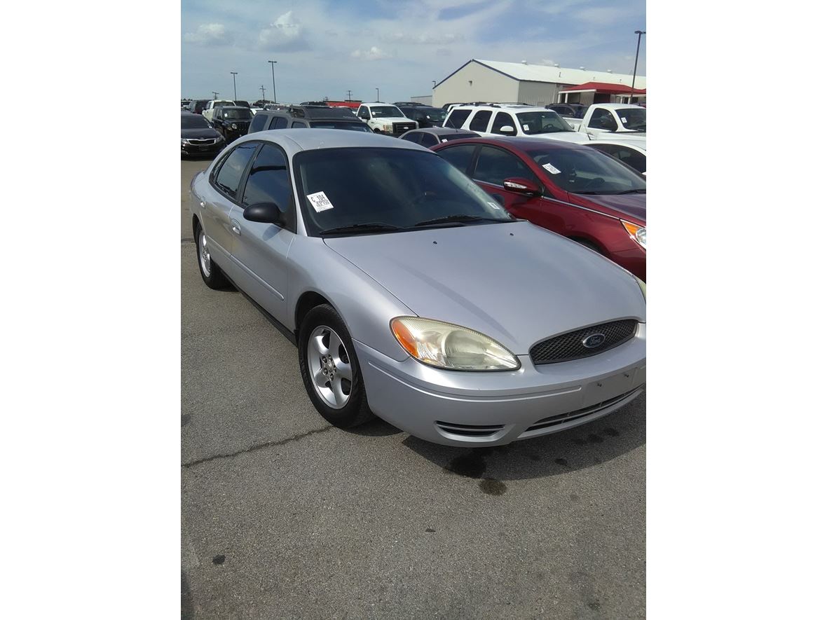 2005 Ford Taurus for sale by owner in Arlington