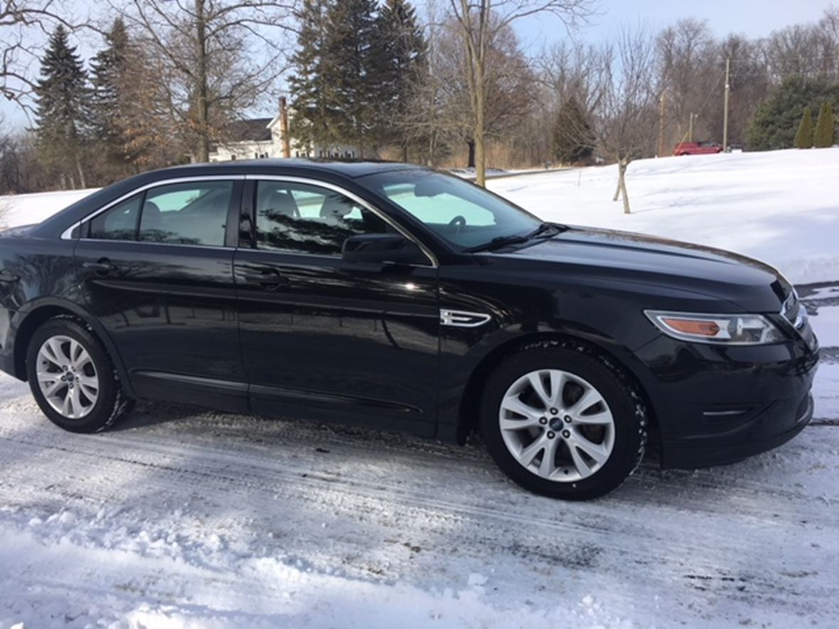 2010 Ford Taurus for sale by owner in Osceola