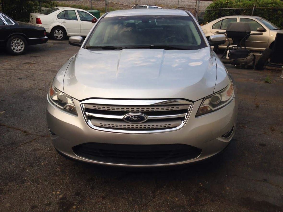 2010 Ford Taurus for sale by owner in Marietta