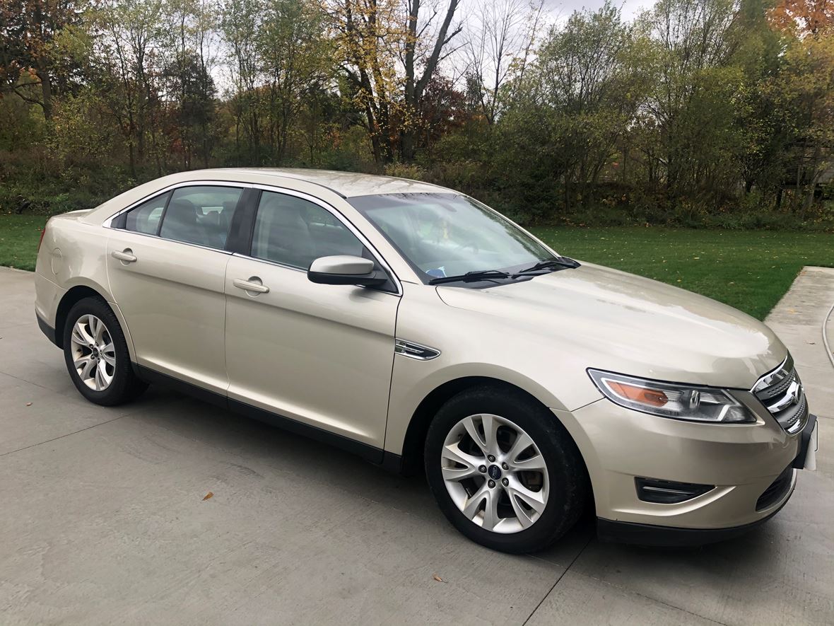 2011 Ford Taurus for sale by owner in Osceola
