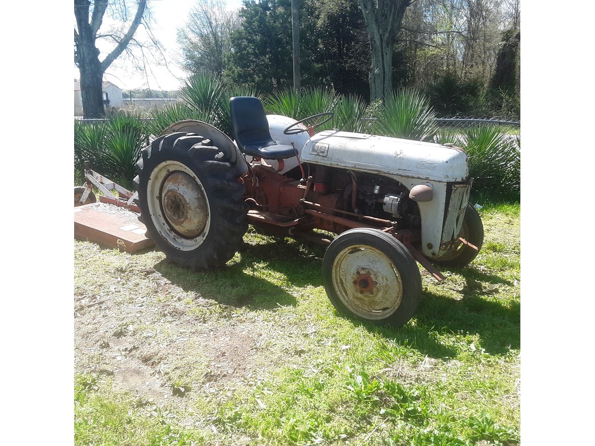 1952 Ford Tractor for sale by owner in Spartanburg
