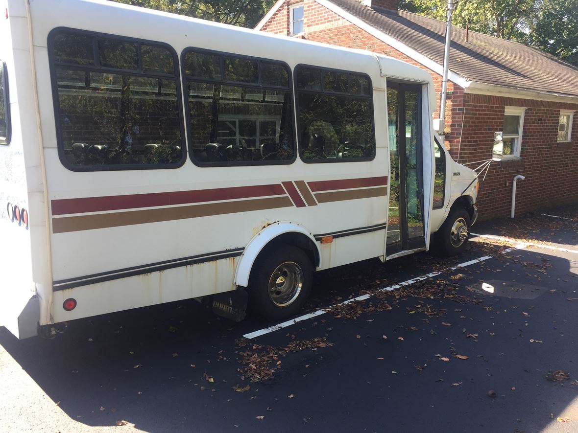1999 Ford Transit Passenger for sale by owner in Canonsburg
