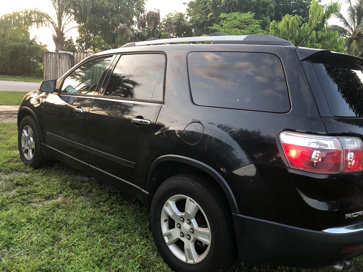 2010 GMC Acadia for sale by owner in Miami