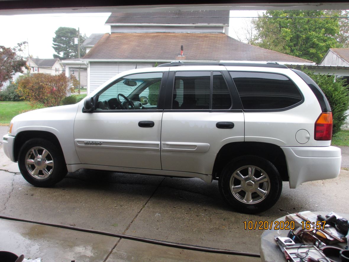 2004 GMC Envoy for sale by owner in Newark