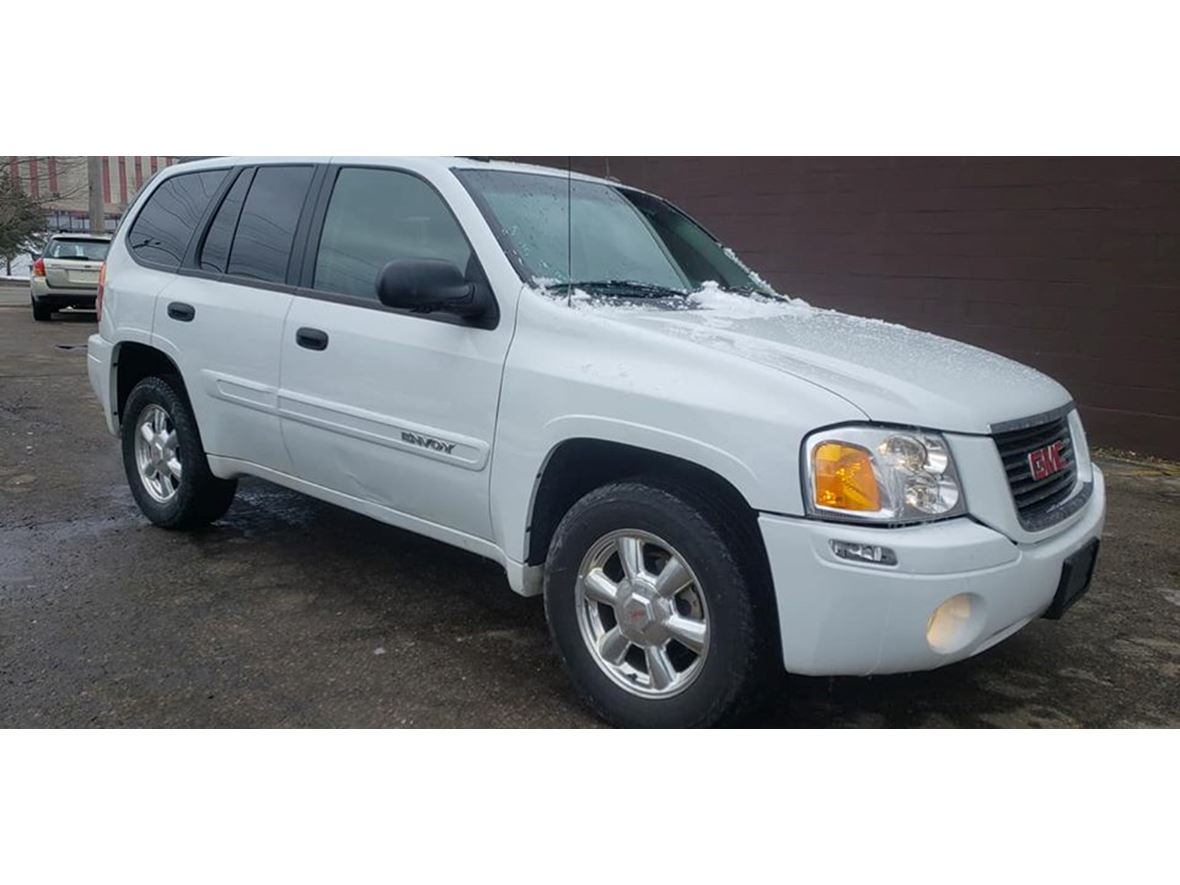 2005 GMC Envoy for sale by owner in Lansing