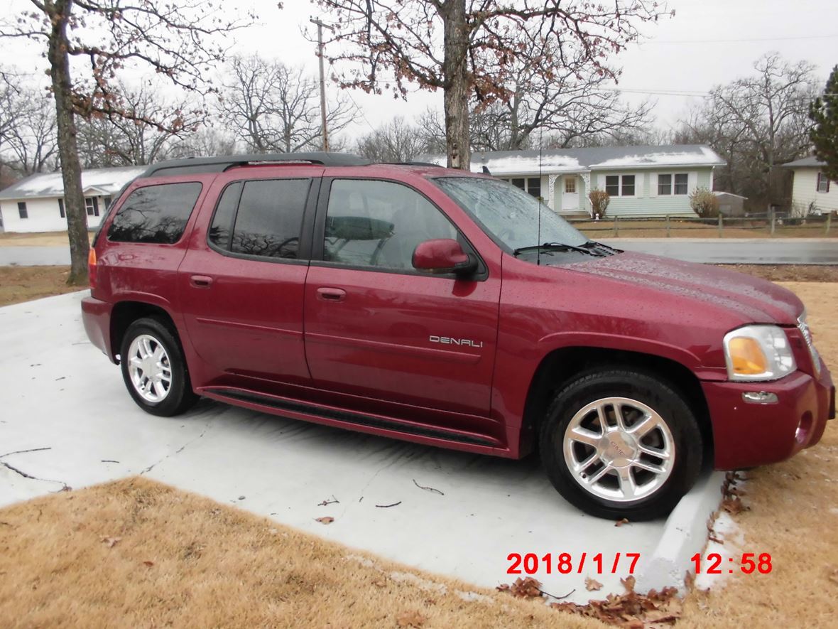 2006 GMC Envoy Denali 4WD for sale by owner in Camdenton