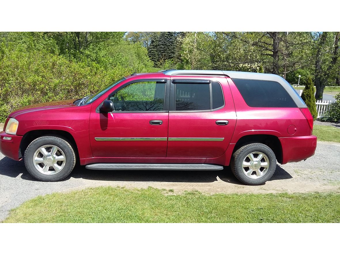 2005 GMC Envoy XUV for sale by owner in Derry