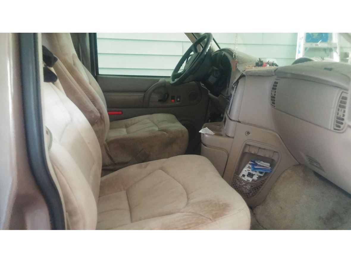 2000 GMC Safari for sale by owner in Orlando